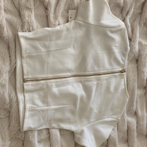 White crop top with cut outs - Picture 4 of 4